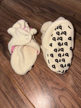 Bird Rock Baby Cream Fleece Booties Girls 6-12 M